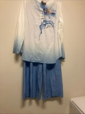 SHEIN/Light blue Ombré Floral Henley Top & Chambray Wide-Leg Pants Set